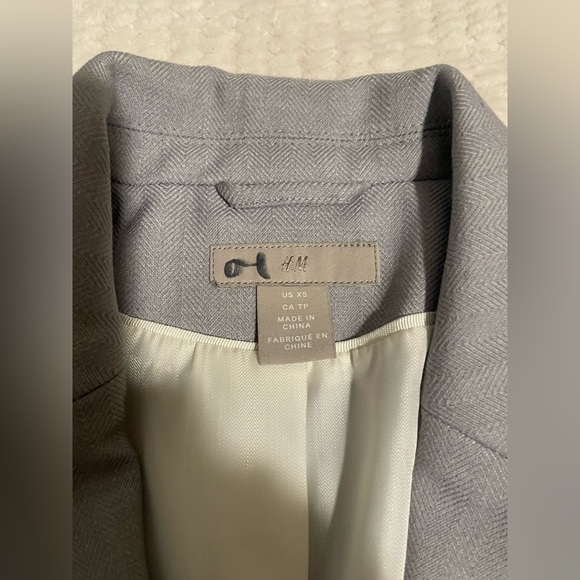 H&M Light Gray Women's Blazer - Picture 4 of 6
